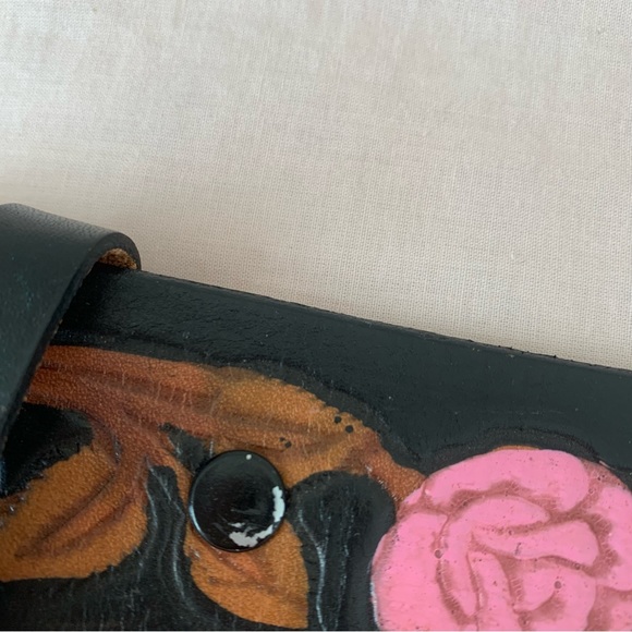 BUNKHOUSE Bling studded belt with black background accented with roses/leaves - Picture 7 of 13